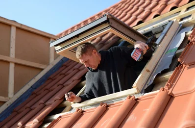 Pose de fenêtres de toit Velux à Blye